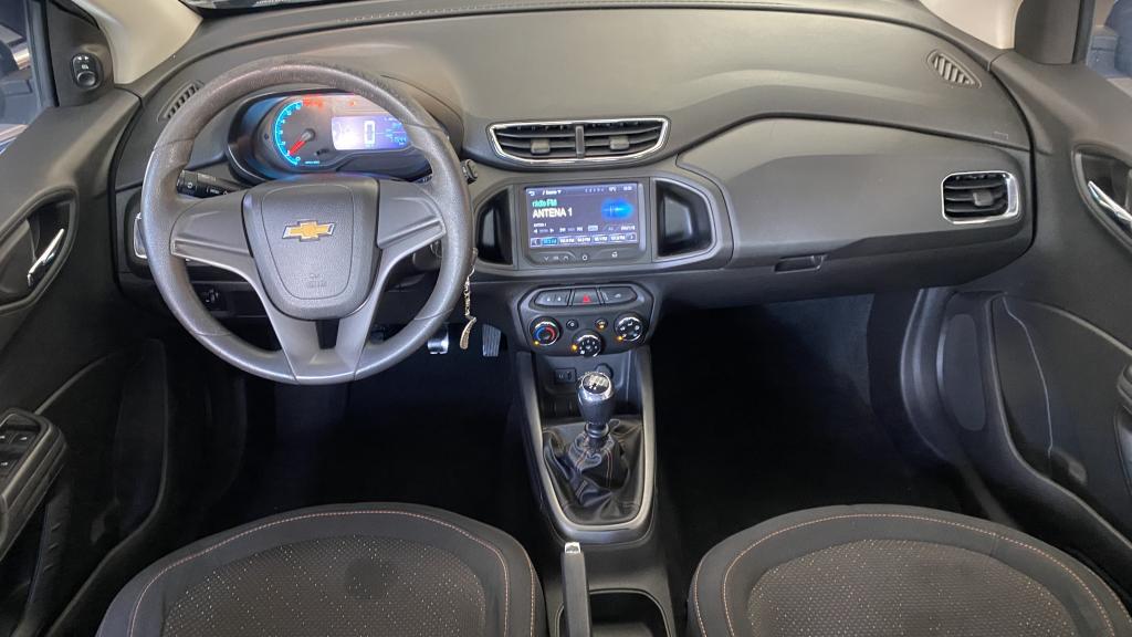 CHEVROLET Onix Hatch - Foto