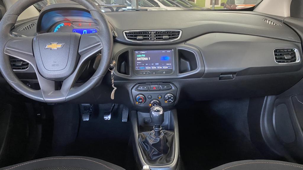 CHEVROLET Onix Hatch - Foto