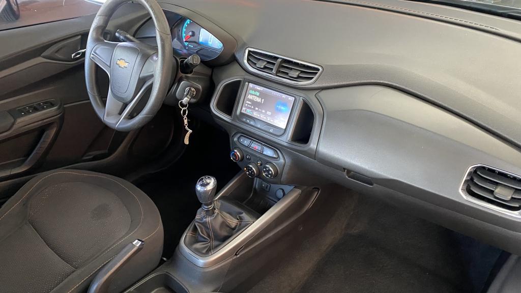 CHEVROLET Onix Hatch - Foto
