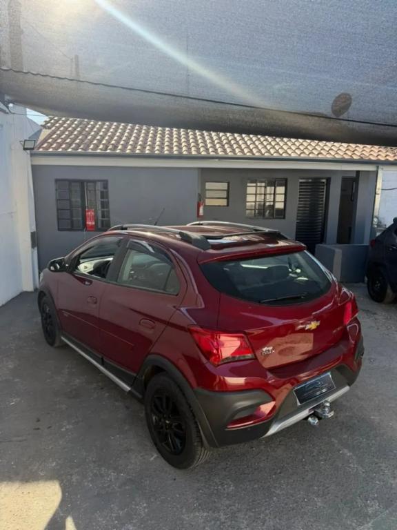CHEVROLET Onix Hatch - Foto