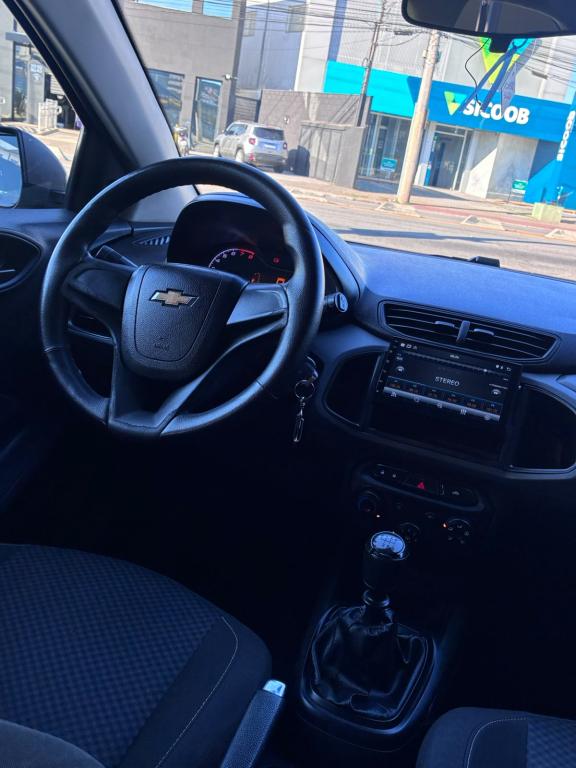 CHEVROLET Onix Hatch - Foto