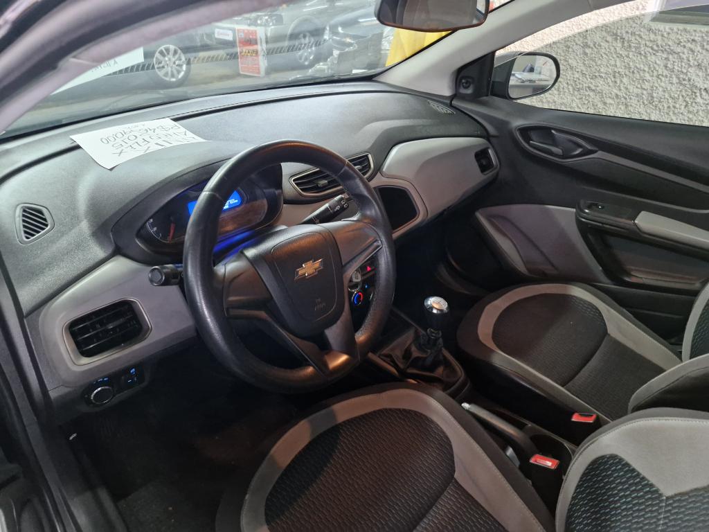 CHEVROLET Onix Hatch - Foto