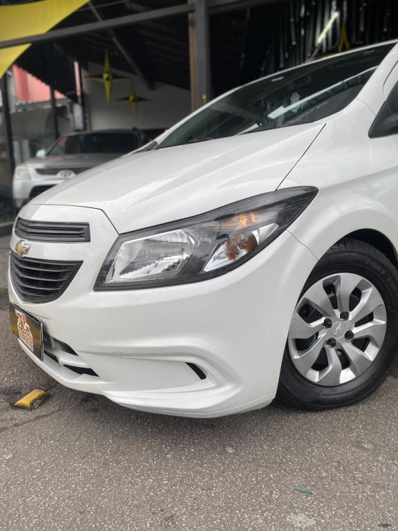 CHEVROLET Onix Hatch - Foto