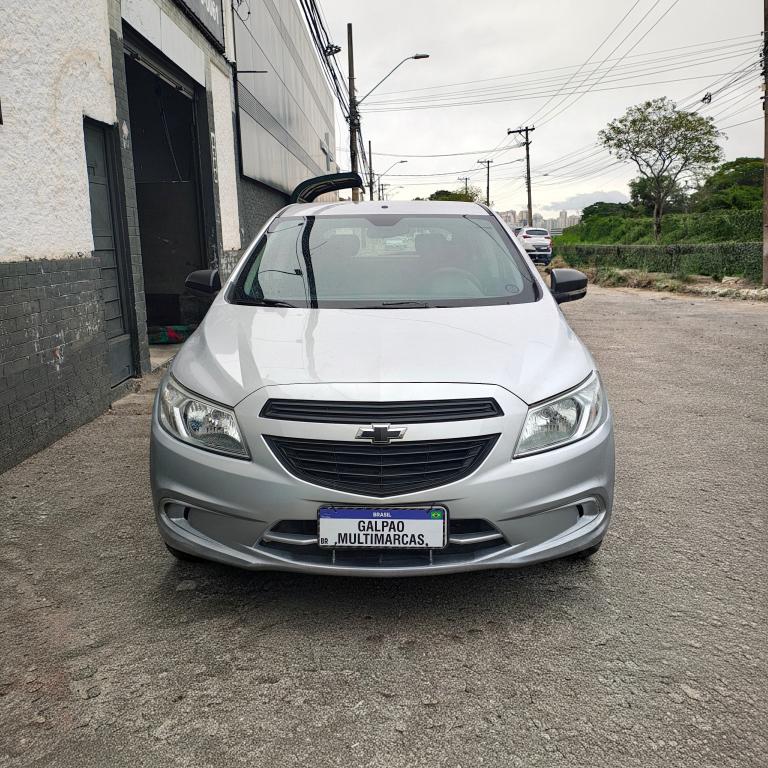 CHEVROLET Onix Hatch - Foto