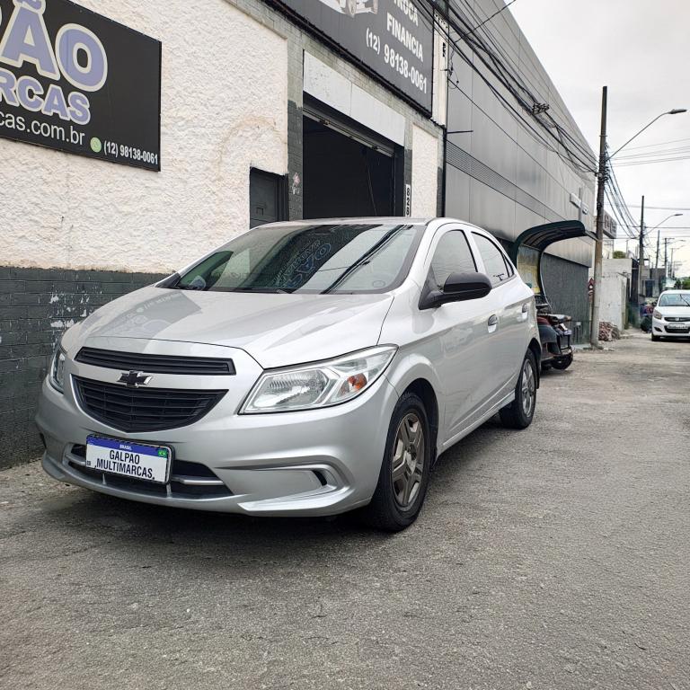 CHEVROLET Onix Hatch - Foto