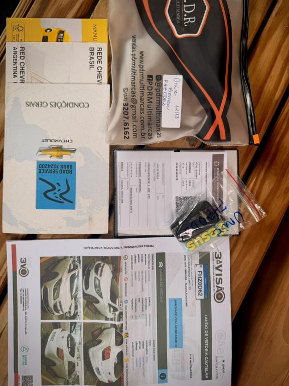 CHEVROLET Onix Hatch - Foto