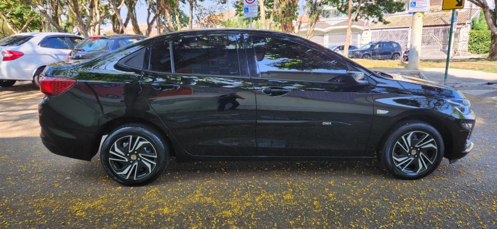 CHEVROLET Onix Sedan - Foto