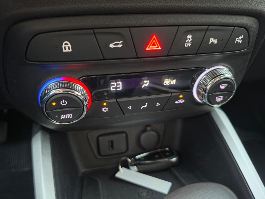 CHEVROLET Onix Sedan - Foto