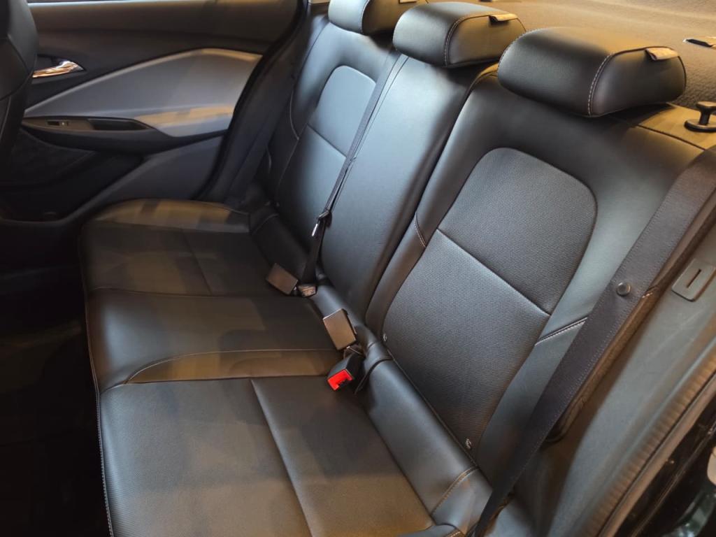 CHEVROLET Onix Sedan - Foto