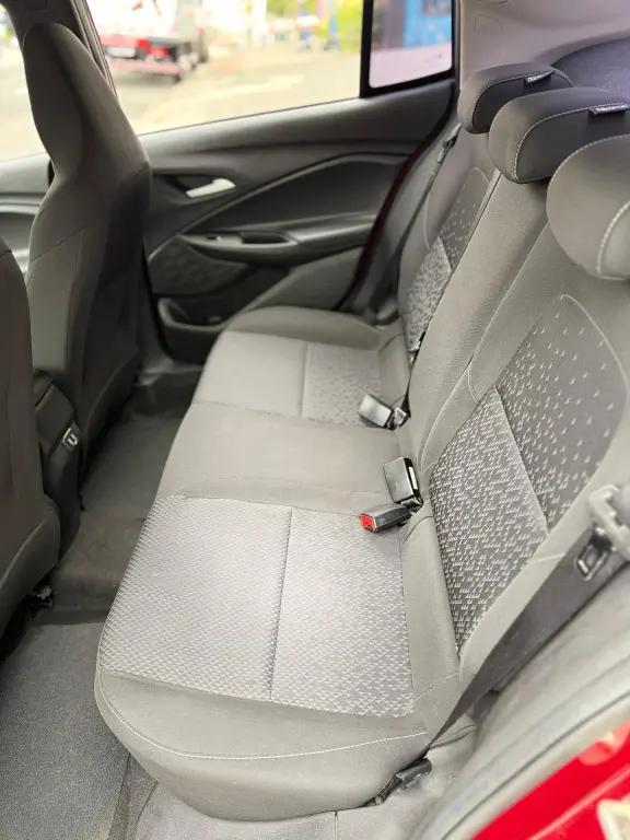 CHEVROLET Onix Sedan - Foto