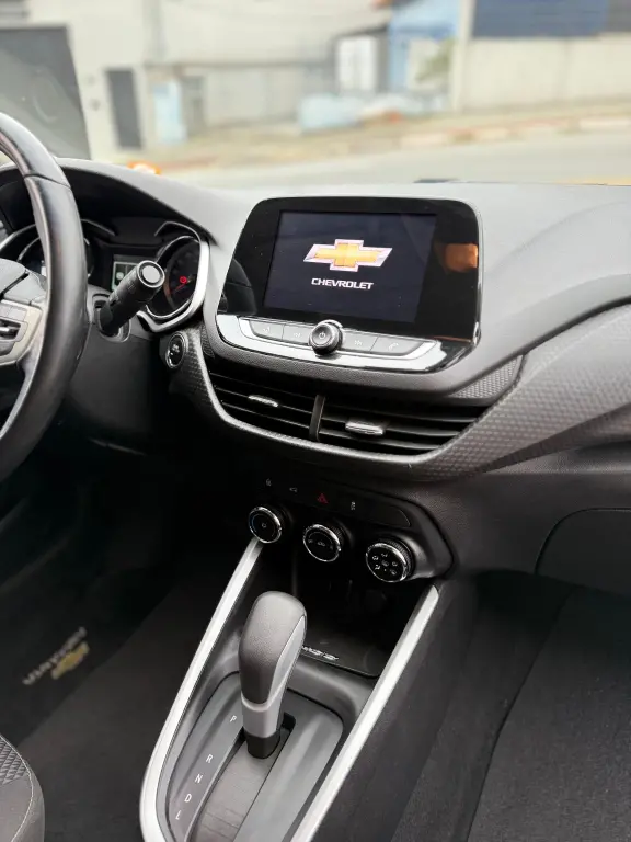CHEVROLET Onix Sedan - Foto