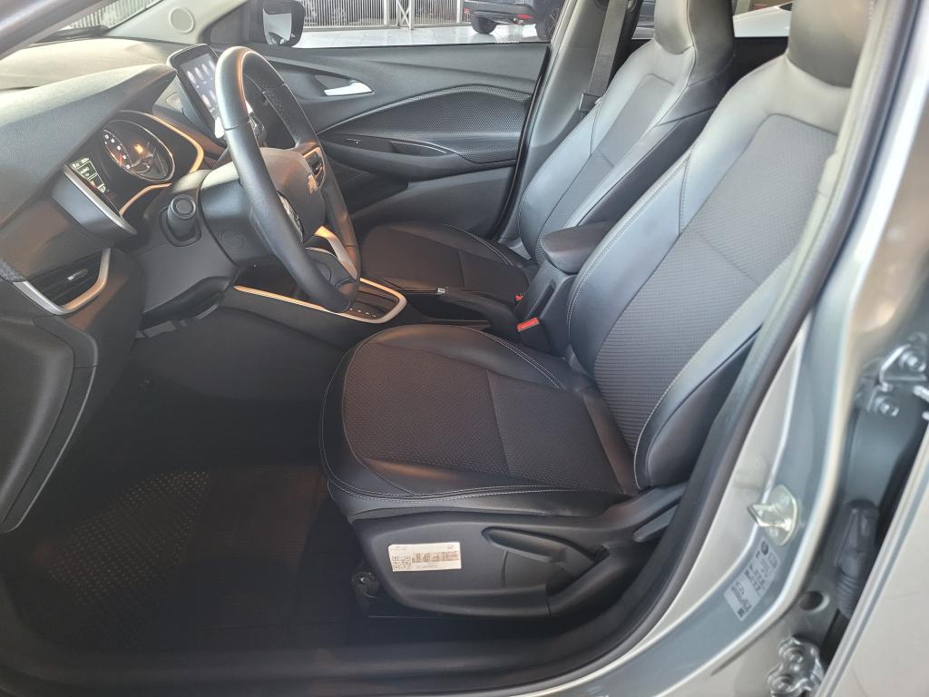CHEVROLET Onix Sedan - Foto