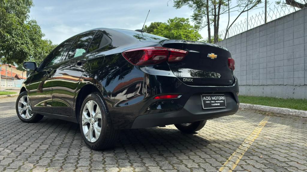 CHEVROLET Onix Sedan - Foto
