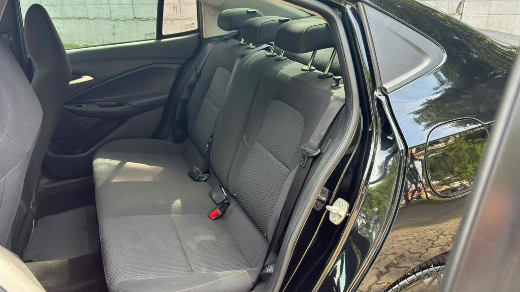 CHEVROLET Onix Sedan - Foto