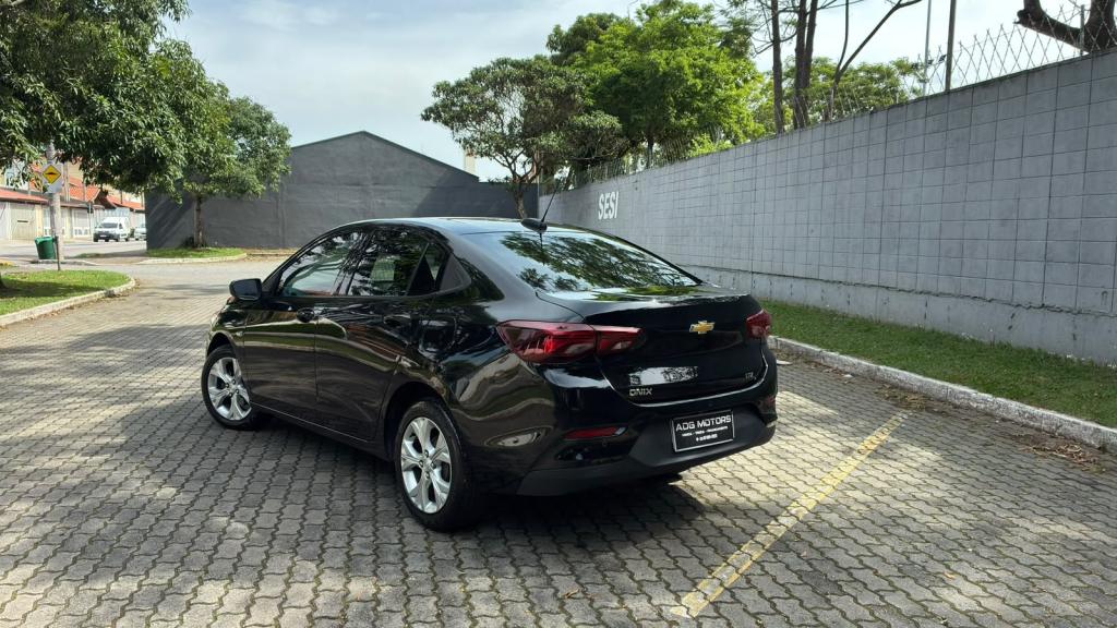 CHEVROLET Onix Sedan - Foto