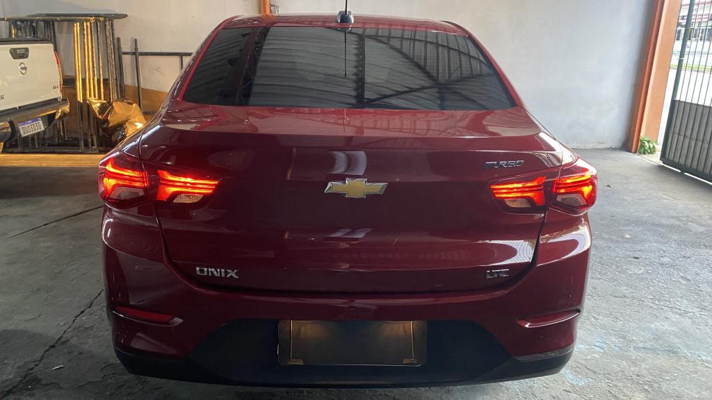 CHEVROLET Onix Sedan - Foto