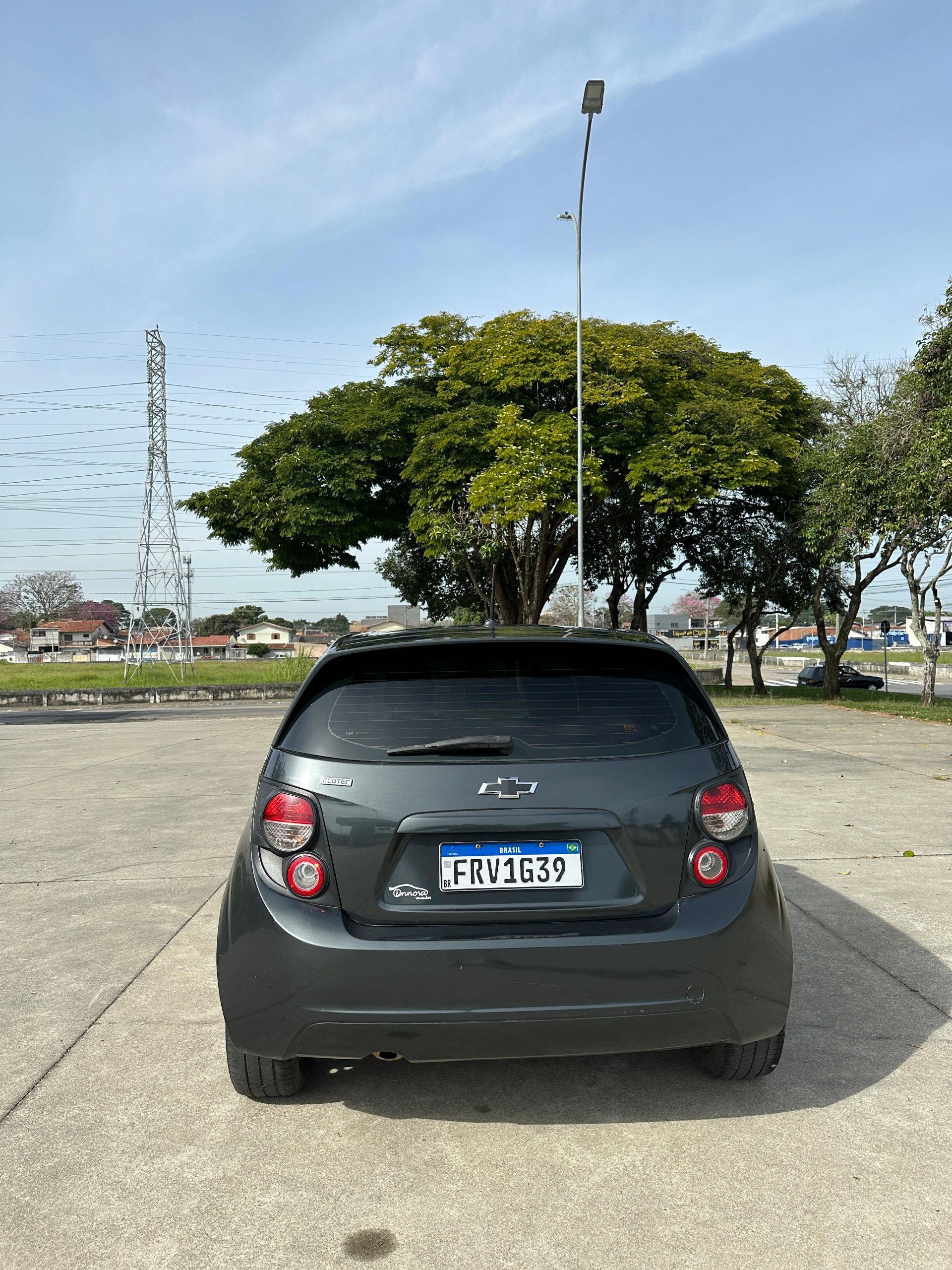 CHEVROLET Sonic Hatch - Foto