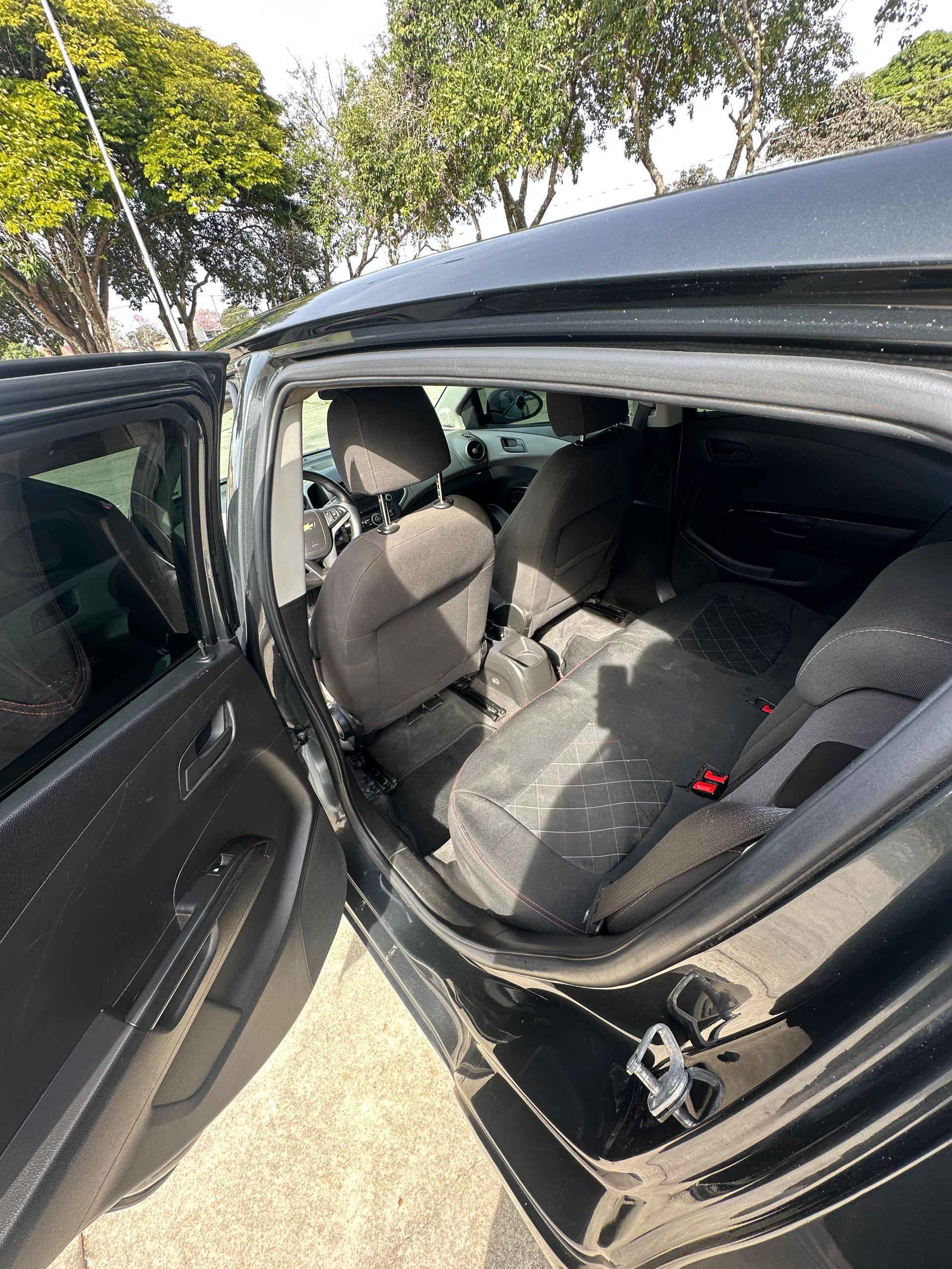 CHEVROLET Sonic Hatch - Foto