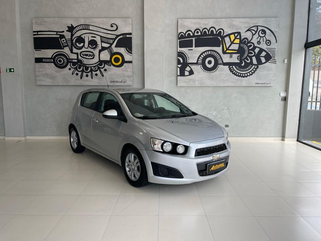 CHEVROLET Sonic Hatch - Foto