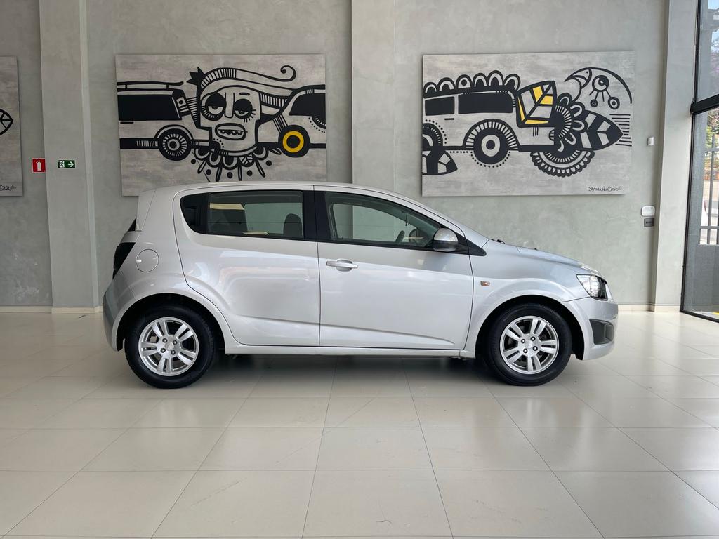 CHEVROLET Sonic Hatch - Foto