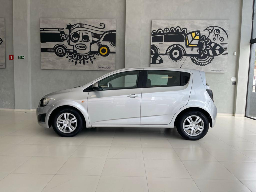 CHEVROLET Sonic Hatch - Foto