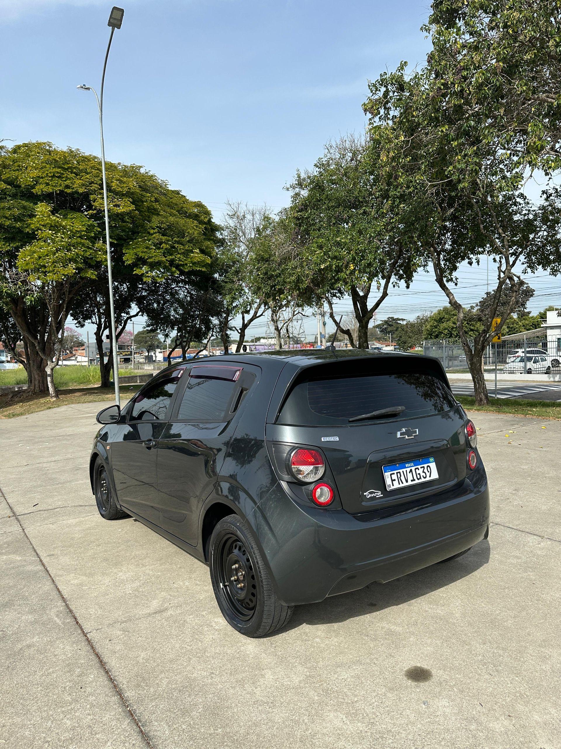 CHEVROLET Sonic Hatch - Foto