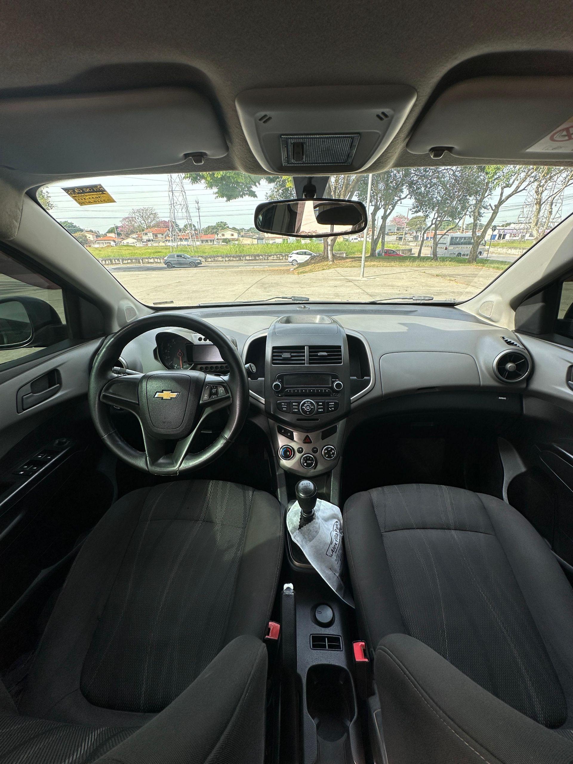 CHEVROLET Sonic Hatch - Foto