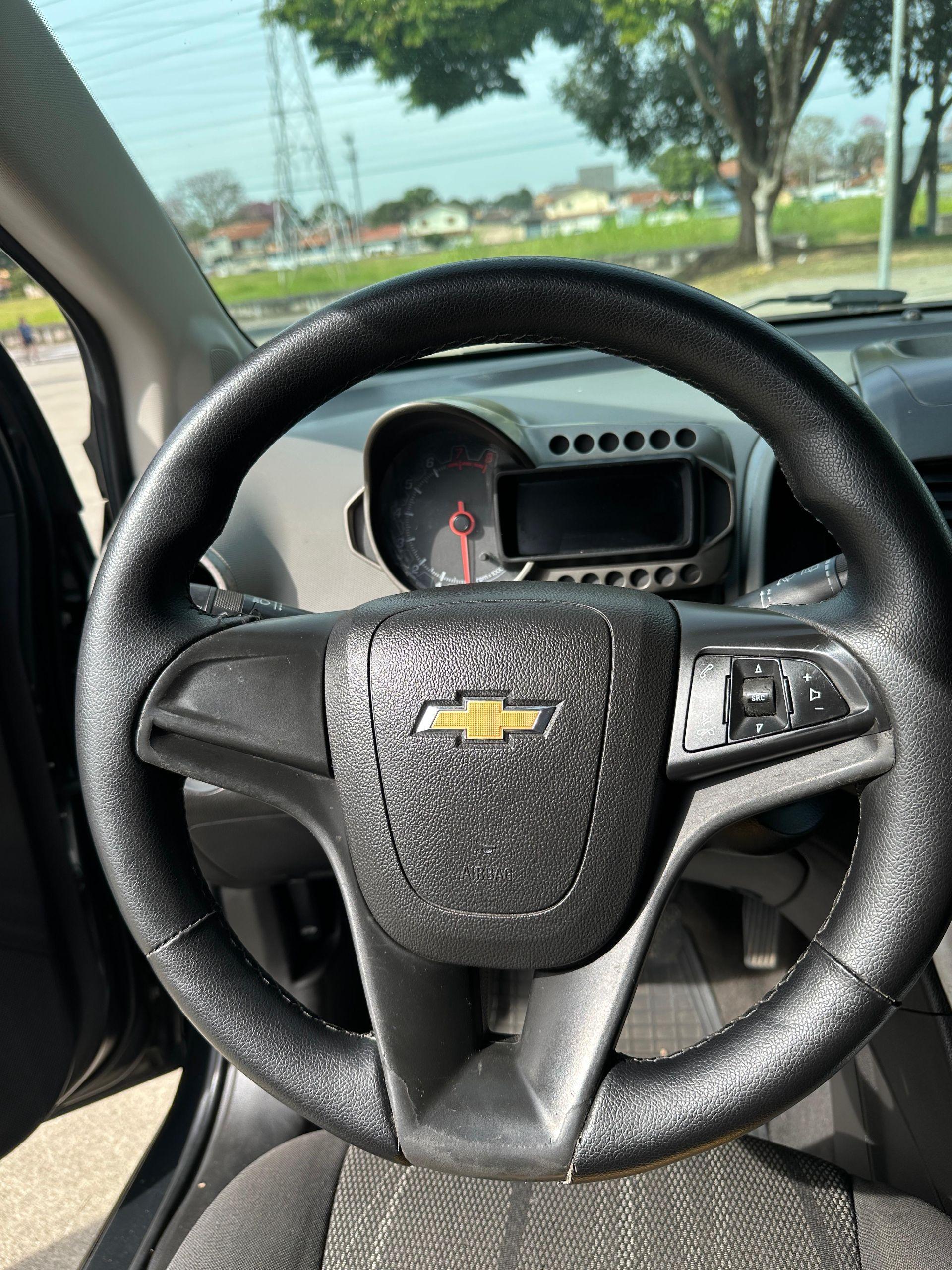 CHEVROLET Sonic Hatch - Foto