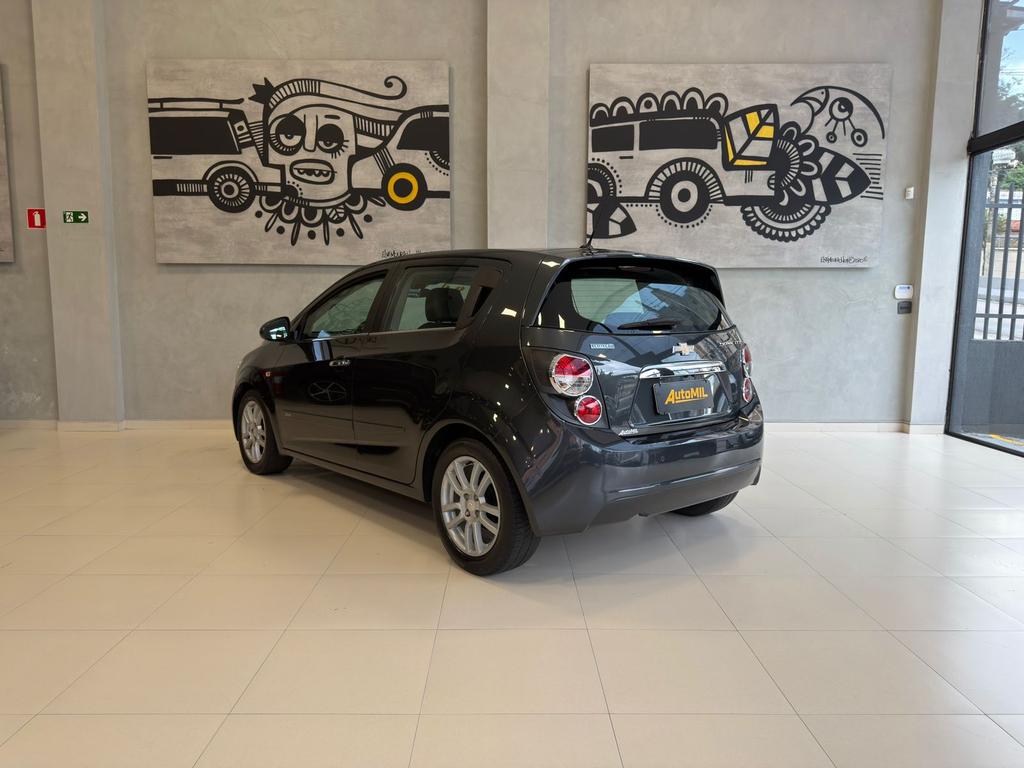 CHEVROLET Sonic Hatch - Foto