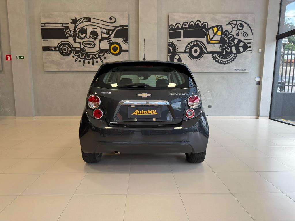 CHEVROLET Sonic Hatch - Foto