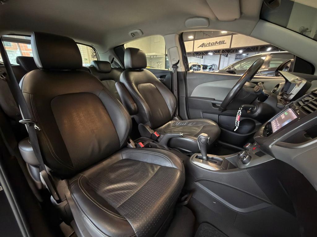 CHEVROLET Sonic Hatch - Foto