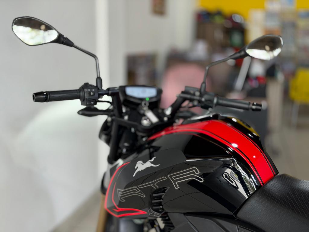 DAFRA Apache RTR 200 - Foto