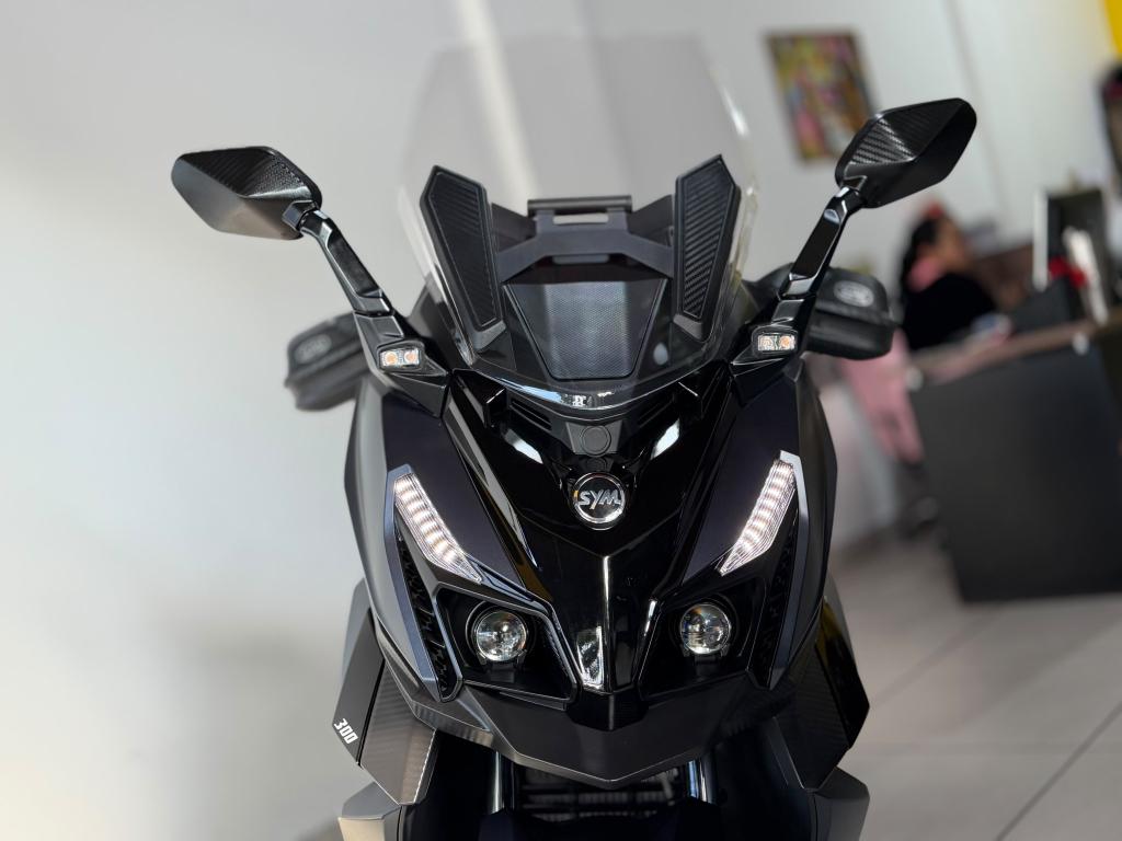 DAFRA Cruisym 300 - Foto