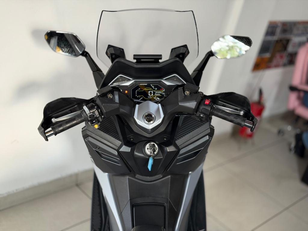 DAFRA Cruisym 300 - Foto