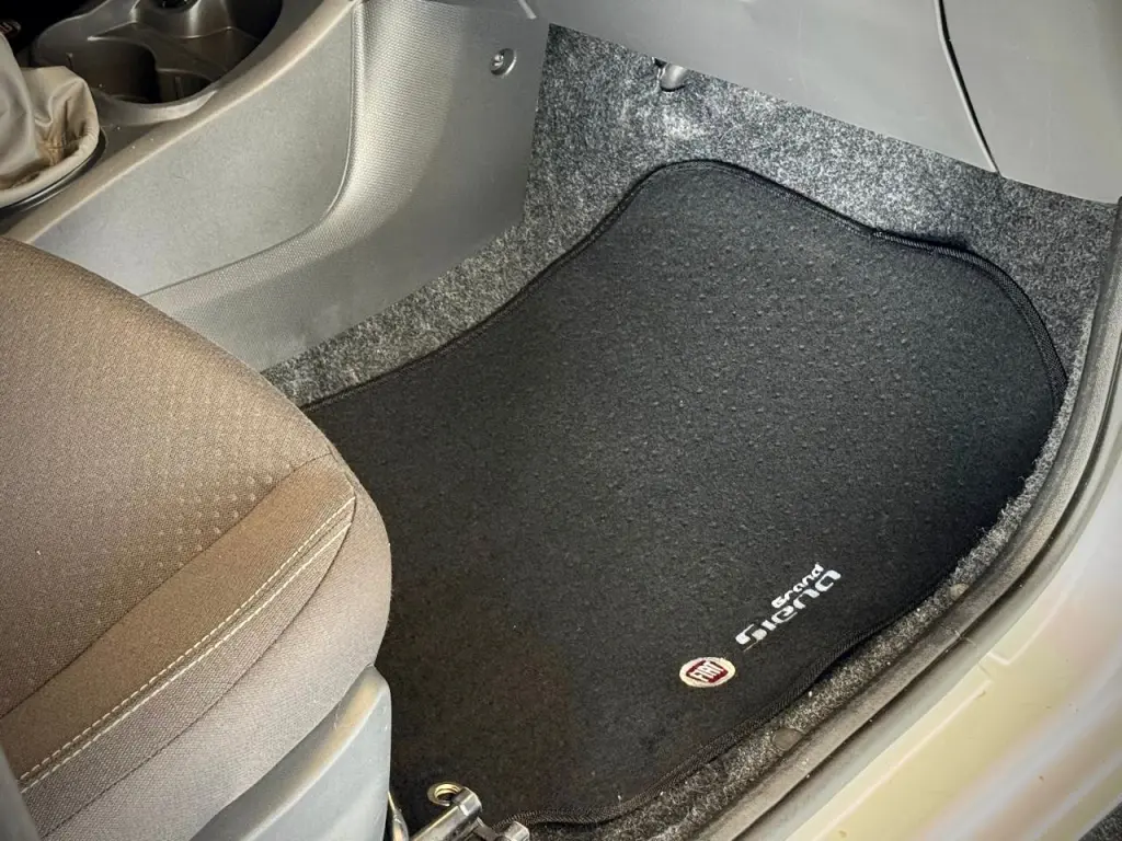 FIAT Grand Siena - Foto