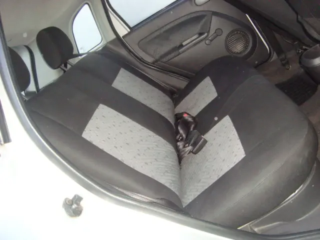 FORD Fiesta Hatch - Foto