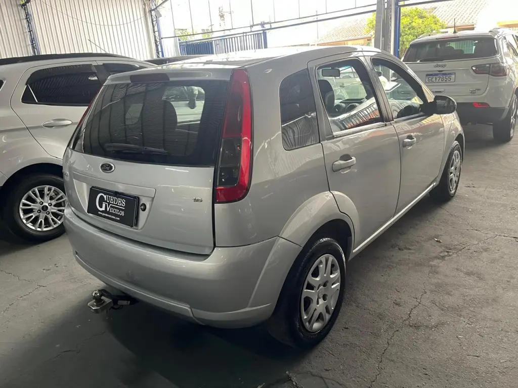 FORD Fiesta Hatch - Foto