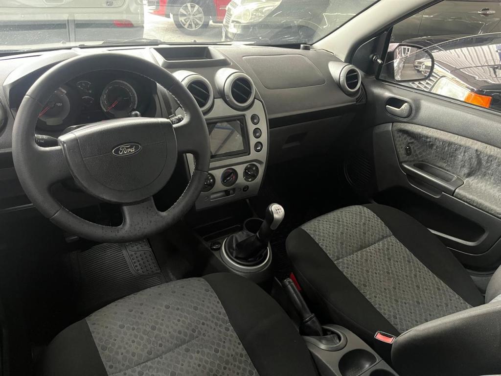 FORD Fiesta Hatch - Foto