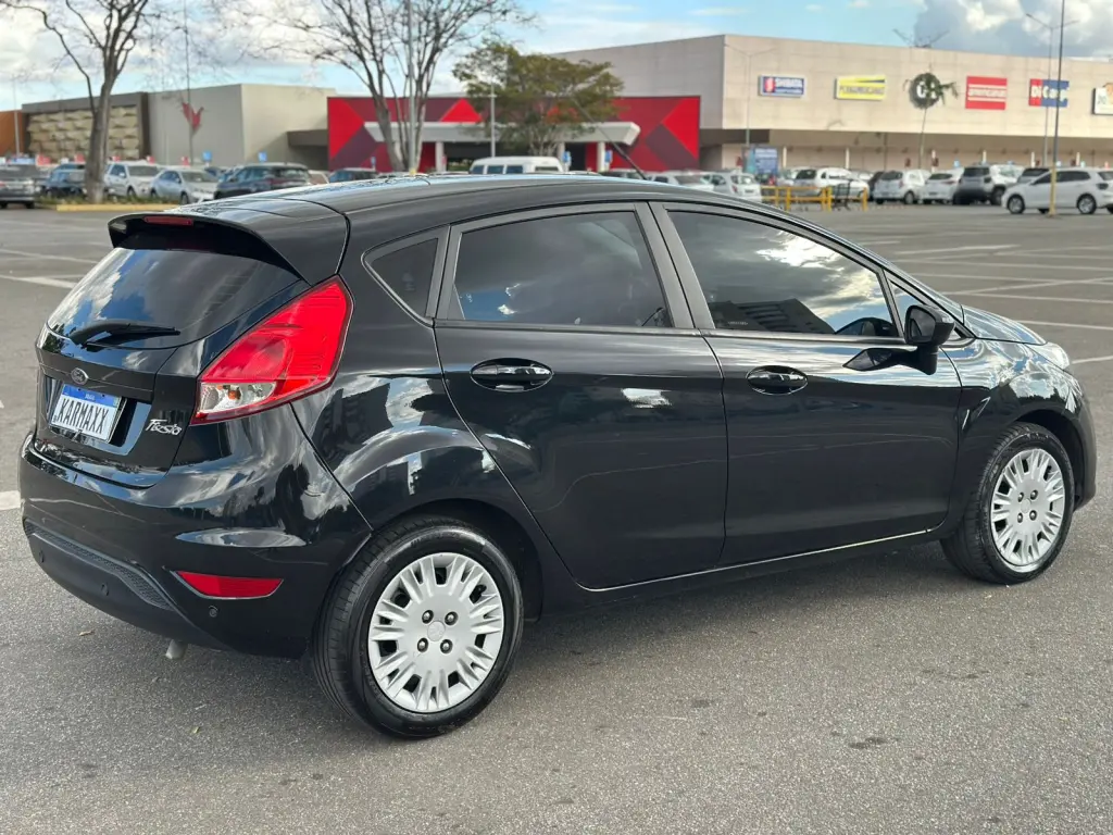 FORD Fiesta Hatch - Foto