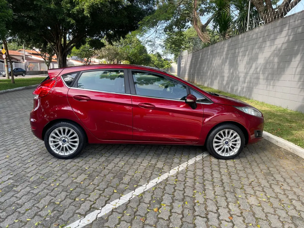 FORD Fiesta Hatch - Foto