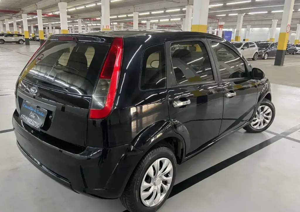 FORD Fiesta Hatch - Foto