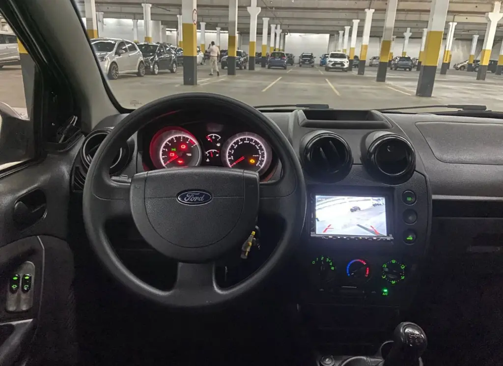 FORD Fiesta Hatch - Foto