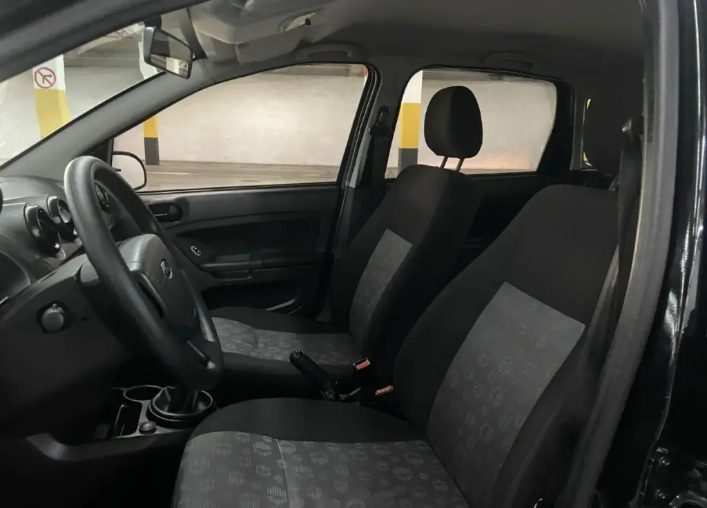 FORD Fiesta Hatch - Foto