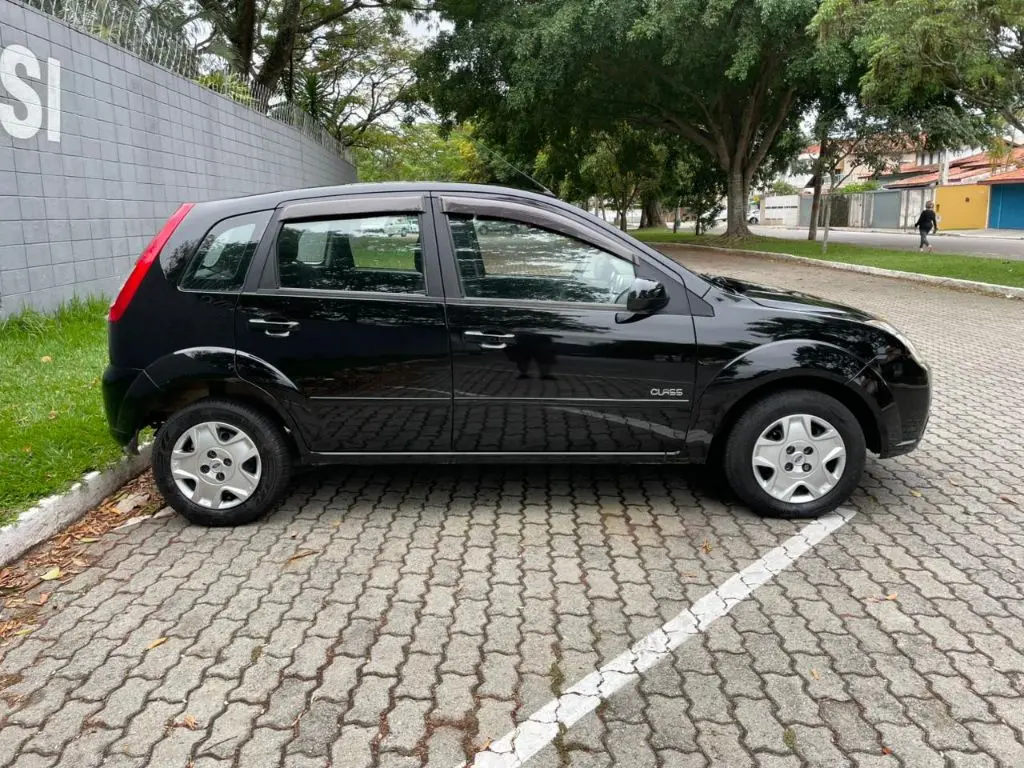 FORD Fiesta Hatch - Foto