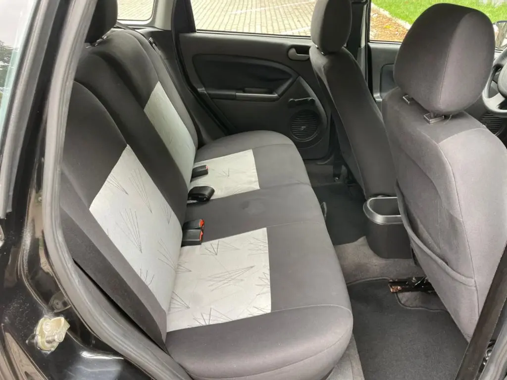 FORD Fiesta Hatch - Foto