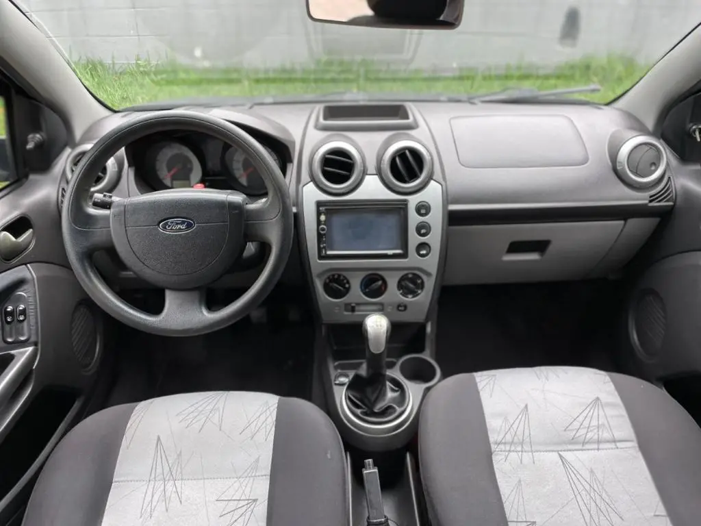 FORD Fiesta Hatch - Foto