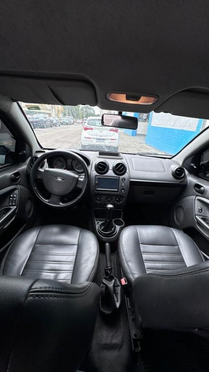 FORD Fiesta Hatch - Foto