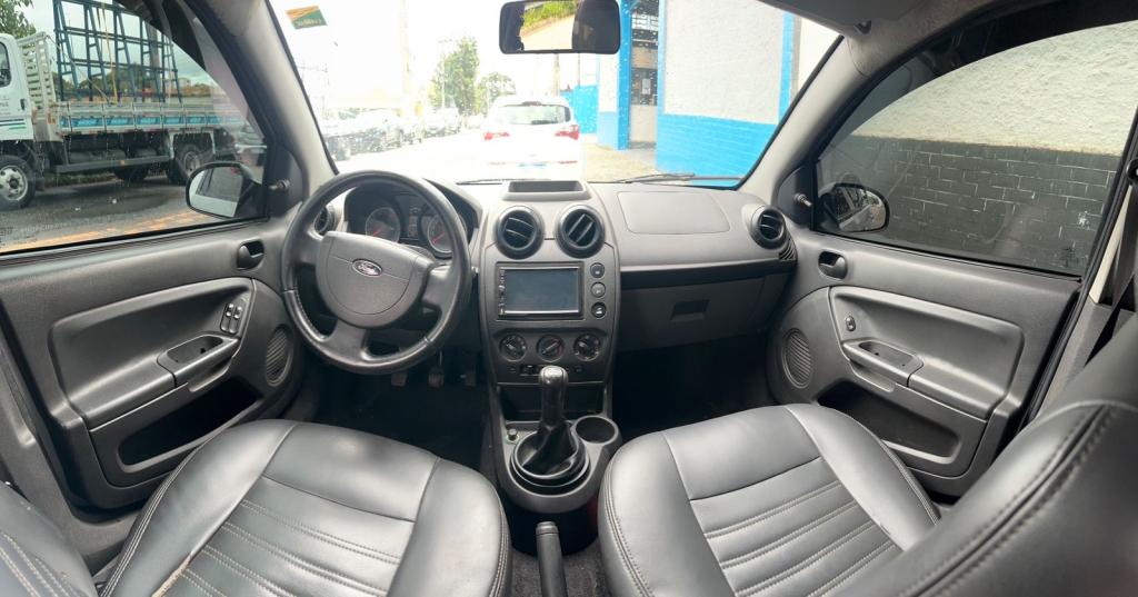 FORD Fiesta Hatch - Foto