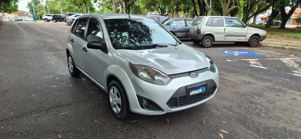 FORD Fiesta Hatch - Foto