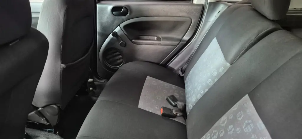 FORD Fiesta Hatch - Foto